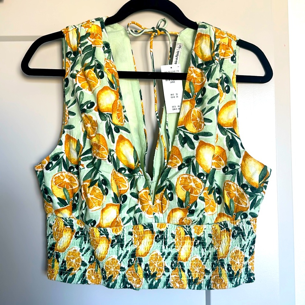 Lemon print top, NWT, size Large
